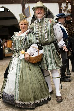 WISCONSIN RENAISSANCE FAIRE Elizabethan Gown, Elizabethan Costume, Fair Outfit, Tudor Dress, Contemporary Costumes, Period Outfit