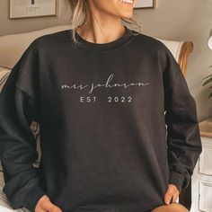 Personalized Mrs Sweatshirt, Custom Mrs Crewneck, Wifey sweatshirt, Engagement gifts, Bridal shower gifts, last name sweatshirt Mrs Crewneck, Fiance Sweatshirt, Name Sweatshirt, Wifey Sweatshirt, Mrs Sweatshirt, Bride Sweatshirt, Bride To Be, Bridal Shower Gifts, Engagement Gifts