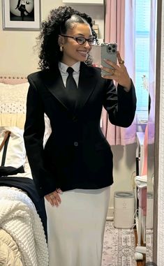 Tight Vest Outfit, Fem Suit, Valentines Outfits Black Women, Careers Aesthetic, Outfit For Interview, Corporate Casual Outfits, All Black Business Casual Outfits, Skirt Top Outfit, Neck Scarf Outfit