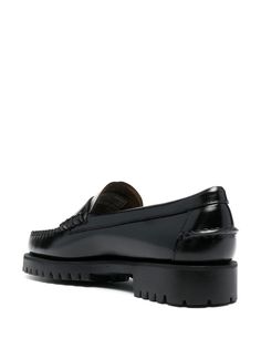 - Sebago - Dan Lug loafers - In calf leather - Black - Elevated sole - Raised stitching - Slip-on model - Women'sSizeAndFit: Gender: WomenMaterial: 100% CALFColor: BlackMade in: MXProduct ID: 7002IJ0 DAN LUG 902*Import tax/duty will be calculated at checkout (If applicable) Lug Loafers, Flat Loafers, Black Leather Loafers, Leather Moccasins, Leather Loafers, Black Sandals, Moccasins, Calf Leather, Accessories Design