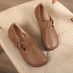 Gender: WomenItem Type: Casual ShoesMaterial: Cow LeatherLining: PigskinWearing Style: VelcroStyle: Casual, Classic, RetroSeason: Spring, AutumnHeel Type: FlatOutsole Material: RubberHeel Height: Low Heel (1-3 cm) Brown Low Heel Leather Shoes Casual, Brown Casual Leather Shoes With Low Heel, Casual Brown Leather Shoes With Low Heel, Brown Low Heel Leather Shoes For Fall, Brown Flat Heel Leather Shoes With Buckle Closure, Brown Leather Shoes With Low Heel For Fall, Casual Beige Leather Shoes With Low Heel, Brown Leather Shoes With Buckle Closure, Vintage Brown Flat Leather Shoes