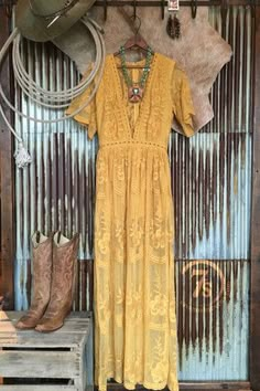 Kitty Wells, Sheer Embroidered Dress, Looks Country, Cute Country Outfits, Boho Cowgirl, Rodeo Outfits, Estilo Country, Western Style Outfits, Country Fashion