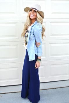 CARA LOREN blog- so cute! Cara Loren, Street Styles, Girly Girl, Blue Dress, Modest Fashion, Spring Summer Fashion, Autumn Winter Fashion