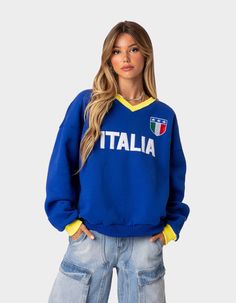 Stay Relaxed To The Max In This Essential Cozy Oversized Sweatshirt. Throw It Over Any Outfit For The Perfect Chilled Vibe. Sweatshirt. Contrast Neckline & Cuffs. Embroidered Graphic Appliques. 50% Polyester, 50% Rayon. Item Care: Wash With Similar Colors. Model Wears Size S. Model Height Is 5'6. | Edikted Italy Oversized Sweatshirt Hip Hop Print, Hip Hop Jacket, Oversize Sweatshirt, Y2k Hoodie, Cartoon Outfits, Zippered Sweater, Sweatshirt Women, Zipper Jacket, Oversized Sweatshirt