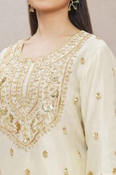 Shop for Surbhi shah White Chanderi Floral Embroidered Kurta Set for Women Online at Aza Fashions Crushed Sharara, Scalloped Dupatta, Kurta Set For Women, Kurta Set, Scalloped Hem, Floral Motifs, Set For Women, Aza Fashion, Floral Motif