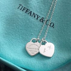 Tifanny E Co, Tiffany S, Tifanny And Co Necklace, Tiffany Co Necklace, Tiffany Necklace Outfit, Tiffany Jewelry Aesthetic, Tiffany Necklace Aesthetic, Tiffanys Aesthetic, Tiffany Silver Jewelry