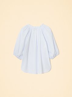 For the Frill of it. Made in our classic lightweight woven cotton poplin for a lived-in look and feel, Jules is an easy popover with a ruffle neckline and bubble sleeves with an elastic cuff. Relaxed Fit Tops With Smocked Cuffs For Daywear, Long Sleeve Poplin Tops For Summer, Classic Cotton Tops With Gathered Sleeves, Spring Daywear Shirt With Gathered Sleeves, Spring Shirt With Gathered Sleeves For Daywear, Spring Poplin Tops With Relaxed Fit, Cotton Tops With Gathered Sleeves For Daywear, Spring Poplin Shirt For Daywear, Spring Poplin Blouse For Daywear