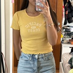 Brand New With Tag, No Flaws Vintage Ribbed Crew Neck Tops, Vintage Ribbed Cotton Tops, Casual Yellow Ribbed Top, Cute Ribbed Cotton Tops, Cute Ribbed Tops, Cute Yellow Stretch Tops, Cute Stretch Yellow Tops, Glow Up Inspiration, Sophomore Year