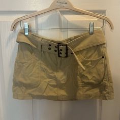 Size S Detachable Belt Tan Corduroy So Cute For Fall Nwot Cargo Skirt Mini, Corduroy Mini Skirt, Cargo Skirt, Skirt Mini, Abercrombie Fitch, Halloween Costume, So Cute, Mini Skirt, Halloween Costumes