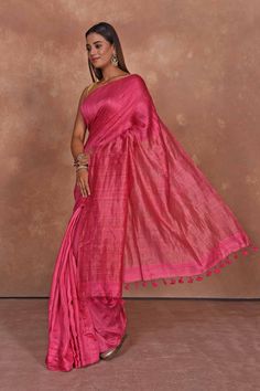 Beautiful pink matka silk saree with light zari pallu is perfect for light festive occasions. It comes with a matching blouse piece. Shop Indian sarees in USA from Pure Elegance. Disclaimer: The shown stitched blouse on the model is for display purpose only. The saree comes with a matching blouse piece and finished with fall and piko. Latest Designer Sarees, Fashion Journals, Silk Sarees Online, Traditional Fabric, Soft Silk Sarees, Indian Sarees, Sarees Online, Blouse Piece, Blouse Dress