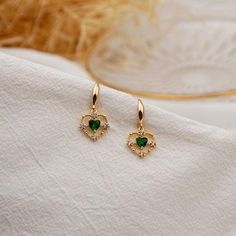 💎 Materials: 14k Gold Electroplated - more durable than regular platings Cubic Zirconia Synthetic Emerald Freshwater Pearls Baroque Earrings, Luxury Green, Emerald Green Earrings, Romantic Heart, Lace Earrings, Gold Lace, Emerald Earrings, Green Earrings, Jewelry Pouch