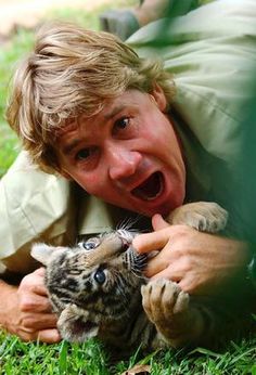 Steve Irwin; You could tell how much he enjoyed life and how much he loved what he did. Kinda crazy but also inspirational. Terri Irwin, Irwin Family, Crocodile Hunter, Bindi Irwin, Steve Irwin, Baby Tiger, Real Facts, Famous Faces, Inspirational People