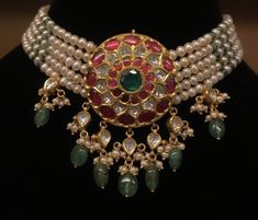 Baby Jewelry Gold, Bridal Jewelery, Kundan Jewellery Set, Saree Jewellery, Choker Designs, Antique Jewellery Designs, Kundan Choker