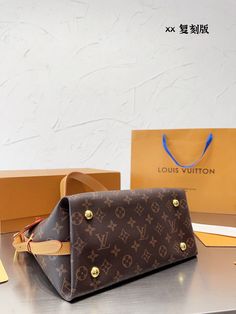 BRC Fashion Lu-Vi Bags - 14490 A+ Excellent Quality copies; Contact us if you've any questions in your mind. Trendy Tote, Crossbody Tote, Top Collection, New Instagram, Cute Bag, Crossbody Shoulder Bag, Louis Vuitton Bag, Sale Items, Contact Us