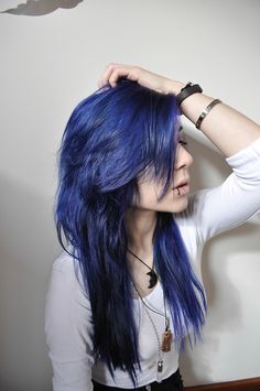 Lip piercing Midnight Blue Hair Dye, Angelic Hair, Angelic Style, Midnight Blue Hair, Indigo Hair, Raven Costume, Unnatural Hair Color, Emo Hairstyles, Dyed Hair Blue