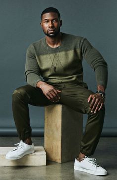 Trevante Rhodes, Mens Fall Outfits, Black Men Fashion Urban, Dark Skin Men, Black Men Fashion Casual, Black Men Fashion Swag, Black Men Street Fashion, Men Photoshoot, Stylish Men Casual