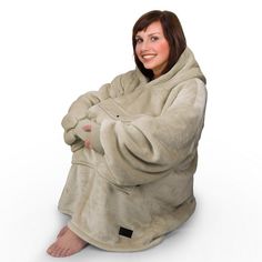 Cozy,Warm,Super soft Oversized Hooded Sweatshirt with Fleece Lining. Keep you stay warm and comfortable from head to toe in the cold weather. Take it anywhere you need, camping, beach,concert,sports event or just cuddle up with it on the couch. Roomy hoodie for adults and children.Makes a great gift for christmas, thanksgiving,birthday,mother's day, father's day. Blanket Sweatshirt, Christmas Gift For Women, Oversized Blanket, Oversized Flannel, Blanket Hoodie, Hoodie Blanket, Wearable Blanket, Oversized Hoodie, Girlfriend Gift