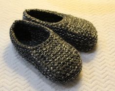 This listing is for a Bebeknits Normandy Momma Slippers knitting pattern. Written to match Bebeknits Normandy baby and toddler slippers. The little slippers were designed and knit during a trip to Normandy, but the women's size was a customer request. A matching set would make a great baby shower gift! Mother/Child pattern combo also available soon! Pattern uses circular or straight needles and 2 strands of worsted weight yarn. Easy to read row by row instructions make this a quick and simple pr Slippers Knitting Pattern, Tunic Knitting Patterns, Patons Classic Wool, Toddler Slippers, Row By Row, Slippers Pattern, Knitted Flowers, Women's Slippers, Garter Stitch