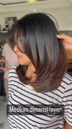 Haircuts For Medium Length Hair, Hairstyles For Layered Hair, Women's Hairstyles, Shoulder Length Hair Cuts, Round Face Haircuts, Short Hair Styles For Round Faces, Haircuts For Medium Hair, Haircuts Straight Hair, Long Bob Hairstyles