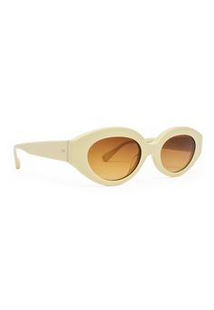 This timeless neutral quickly established itself as the color of choice for topping any bold look, day or evening. Reinterpreted in a petite cat eye, the classic off-white hue exudes old Hollywood starlet airs with a clean modern edge. Handmade Italian cellulose acetate frame in opaque off-white + expresso brown gradient CR-39 lenses Soft gold custom hardware PETITE FIT: overall exterior width 136.5; bridge 16.5mm; temple length 138mm Retro Sunglasses For Everyday, Alyssa Coscarelli, Hollywood Starlet, Small Faces, Brown Gradient, Acetate Sunglasses, Cellulose Acetate, Rose Lights, Blush Roses