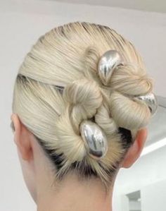 #gorgeousbirthdayhairstyles #weddinghairstylesattention #hairstyleforofficelook #easyhairstyleshousewife #hairdyetransform #besttrendinghairstyleforwomen Hairstyle For Office, Hair Sleek, Bleached Blonde, Haircut Tip, Mom Cut, Gorgeous Birthday, Easy Bun