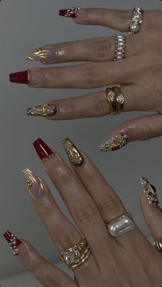 Gold Red Nails Acrylic, Nail Inspiration With Charms, Red Nails Gold Jewelry, Lana Del Ray Nails Aesthetic, Deep Red And Gold Nails, Night Nails Design, Nail Ideas Red And Gold, Gold And Red Nails Ideas, Old Money Red Nails