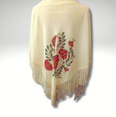 Very large stole 166cm 65 "Cotton stole with fringes signed" Nikos "Cream color Painted with flowers Summer scarf Vintage shoulder cover Beautiful stole, triangular, large, 166 cm long, 88 cm high without fringes. Cream color with red flowers signed "Nikos". Vintage condition with signs of aging. The gold color has faded slightly over time but this does not affect its beauty or functionality. Please make sure you have read the descriptions carefully, in particular the dimensions of the article, Spring Shawl With Tassels, Traditional White Scarves For Spring, White Traditional Scarves For Spring, Traditional Spring Shawl, Bohemian Cream Shawl With Fringe, Cream Bohemian Shawl For Spring, Embroidered Cream Shawl Scarf, Cream Shawl Scarf One Size, Cream One-size Shawl Scarves