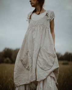 (1) Pinafore Dress with Pockets - Vintage Inspired Linen Dresses – Heart's Desire Clothing Linen Pinafore Dress, Linen Apron Dress, Neo Grunge, Vintage Style Aprons, Linen Pinafore, Shabby Chic Clothes, Grunge Look, Vestidos Vintage, Apron Dress