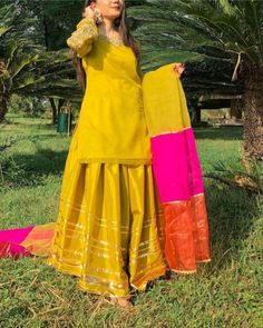 Bridal Dresses 2022, Haldi Dress Ideas, Mehandi Dress, Mayon Dresses, Simple Dress Casual, Haldi Outfits, Pakistani Women Dresses, Haldi Outfit