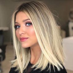 Blunt Collarbone Cut Long To Midlength Haircuts, Mid Length One Length Hair, Shoulder Length Thick Blonde Hair, Blonde Midlength Haircuts, Shoulder Length Blonde Hair Balayage, Mid Length Hair Blonde, Longer Bob Haircut, Blonde Medium Bob, Trendy Medium Length Haircuts