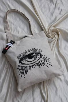 Tote Bag Design Paint, Canvas Bag Painting, Goth Tote Bag, Painted Canvas Bags, Painted Tote Bag, Tote Bag Inspo