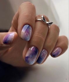 Nail Designs Short Round Nails, Galaxy Gel Nail Designs, Galaxy Gel Nails, Galaxy Nails Gel, Watercolour Nail Art, Watercolour Nails, Pretty Short Nails, Galaxy Nail Art, Ideas Uñas