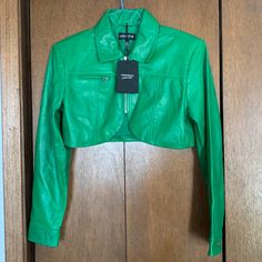 Woman’s Lamarque Brielle Green Crop Leather Jacket. New With Tags 100% Real Leather Outer, 97% Polyester 3% Spandex Lining Fitted Leather Cropped Jacket For Spring, Fitted Cropped Leather Outerwear, Chic Green Leather Jacket For Work, Green Fitted Leather Jacket With Zipper Closure, Fitted Green Leather Jacket With Zipper, Fitted Green Leather Jacket With Zipper Closure, Fitted Leather Cropped Jacket With Zipper Closure, Fitted Green Leather Jacket With Long Sleeves, Trendy Cropped Fitted Leather Jacket