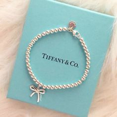 Jewellery Organizer, Tiffany And Co Jewelry, Tiffany Jewelry, Classy Jewelry, Jewelry Essentials, Jewelry Lookbook, Tiffany And Co