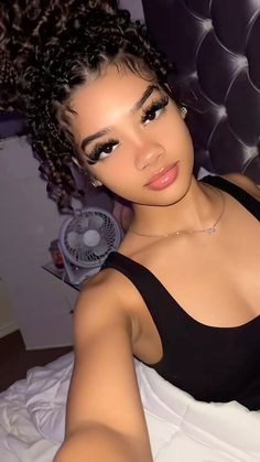 Baddie Hair, Light Brown Skin, Cute Formal Dresses, Curls Hairstyles, Wife Material, Beautiful Curly Hair, Natural Curls Hairstyles, Selfie Ideas, Cute Poses For Pictures