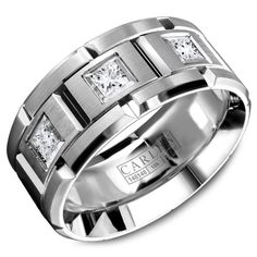 a men's wedding band that has been made in white gold