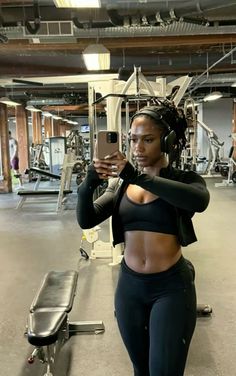 Arms Inspo Women, 138 Pounds Woman, Dream Body Gym Vision Board, Body Fitness Motivation, Gym Body Goals, Gym Motivation Black Women, Black Woman Exercise, Fitness Aesthetic Women, Black Women Working Out