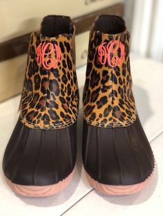 "MONOGRAM DUCK BOOTS / RAIN BOOTS Boots are a slip-on style with a slight stretch on the sides for the perfect fit, so no need for laces. * BOOTS RUN TRUE TO SIZE If in between sizes, suggested ordering the size up. Item is embroidered, not vinyl transfer. WHEN CHECKING OUT HOW TO ORDER \"Notes To Seller\" 1) Font 2) Thread Color 3) Initials. Monogram will be done exactly how you enter it. TRADITIONAL monogram is First, Last, and Middle name. The last name is the PROMINENT letter so double check Monogram Boots, Boat Shoes Fashion, I Do Shoes, Concealed Carry Bags, Ll Bean Boot, Duck Boots, Pull On Boots, Monogram Bag, Shoulder Purse