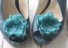 Blue Shoe Accessory, Pins for Shoes, Teal Shoe Clips, Teal Shoe Flowers, Teal Shoe Pins, Engagement Teal Wedding Shoes, Heels Flower, Wedding Teal, Mint Shoes, Shoe Clips Wedding, Turquoise Shoes, Teal Shoes, Prom Shoe, Red Wedding Shoes