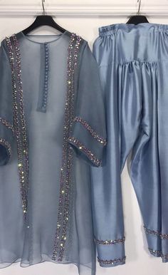 Pakistani Fashion Casual, Casual Indian Fashion, Desi Fashion Casual, Mode Abaya, Sleeves Designs For Dresses