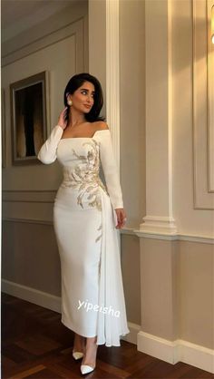 White Gowns Elegant Classy, Bride Wedding Reception Dress, Beading Party, Side Items, Party Dress Classy, Robes D'occasion, Engagement Dress, Dresses Classy, Elegant Maxi Dress