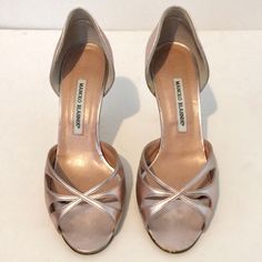 Manolo Blahnik Open Toe Pumps Pastel Pinkish Nappa Silk Heel Height Approx 2.5” Some Wear Marks To These Shoes Smoke Free Home Manolo Blahnik Pink, Shoes Manolo Blahnik, Manolo Blahnik Pumps, Manolo Blahnik Heels, Blahnik Shoes, Manolo Blahnik Shoes, Pretty Shoes, Wedding Looks, Manolo Blahnik