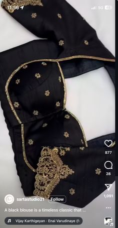 Pack Neck Blouse Designs Latest, Katori Blouse Designs Latest, Black Colour Blouse Designs, Kurthi Necks, Latest Trendy Blouse Designs, Traditional Saree Blouse Designs, Plain Blouse Designs, Latest Blouse Neck Designs, Bridal Blouses