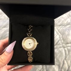 Vintage Gucci Timeless Women’s Gold Watch Swiss Made Diamond Cut Halo Face Gucci Accessories, Accessories Vintage, Swiss Made, Diamond Cut, Vintage Accessories, Gold Watch, Vintage Gucci, Accessories Watches, Womens Watches