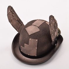 Discover the magnificent Steampunk Hat and Goggles. An original steampunk hat with two wings on the sides. A wonderful journey into the original world of steampunk. With leather straps to give an industrial effect and a famous pair of goggles to give the final touch to the hat. Be comfortable: enjoy high-quality materials For events: Steampunk, Gothic, Victorian ⚙️ Ultra-original hat: Wings, goggles and leather bands. Vintage Steampunk Style: unique details, classy and stylish, a great accessory Adjustable Steampunk Costume Accessories For Fantasy Events, Steampunk Costume Accessories For Fantasy Events, Steampunk Costume Accessories For Carnival, Steampunk Costume Accessories With Brimmed Shape, Steampunk Brimmed Costume Accessories For Costume Party, Steampunk Brimmed Costume Accessories For Party, Steampunk Costume Top Hat, Steampunk High Crown Costume Accessories For Cosplay, Steampunk Adjustable Costume Hats And Headpieces