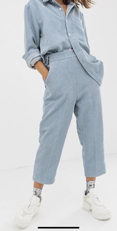 Trousers And Shirt, Minimal Chic Style, Celebrity Casual Outfits, Relaxed Pants, Relaxed Trousers, Corduroy Trousers, Diy Sewing Clothes, Set Outfit, Casual Style Outfits