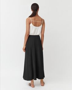 Our favorite statement skirt, now updated in Washable Silk, with a flowy, comfortable silhouette.