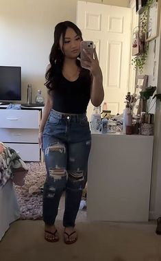 Outfit Indoors School, Casual Fair Outfit, Latina Outfits School Summer, Outfit Ideas Summer Latina, Small Jacket Outfit, Latina School Fits, Outfits With Black Bodysuit, Outfits For Latinas