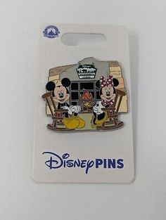 the disney pins mickey and minnie mouse pin set