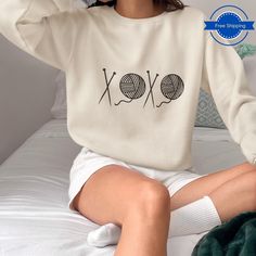 Wrap yourself in the comfort of our high-quality cotton blend classic sweatshirt 🛋️🌦️. Its ribbed crew neck and long-sleeve cuffs make it the versatile everyday sweater you need, effortlessly transitioning from cozy days at home 🏡 to casual outings or knit nights 🧶. Also makes a great gift for knitters and crafters 🎁. 𝗗𝗘𝗧𝗔𝗜𝗟𝗦 * 100% cotton face 🧵   * 65% cotton, 35% polyester 🧺   * Charcoal Heather is 55% cotton, 45% polyester 🌫️   * Fabric weight: 8.5 oz/y² (288.2 g/m²) ⚖️   * Ti Unique Birthday Ideas, Fabric Patch, Elegant Shirt, Knitted Bags, Green Bag, New Product, Sweat Shirt, Fabric Weights, Gender Neutral